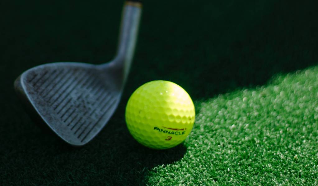 wat is een golf wedge en waarvoor gebruik je ze hoe ver slaat een golf wedge en waarvoor gebruik je ze